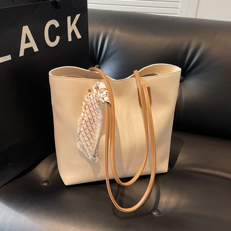 Versatile Bag Women's New Casual Shoulder Bag Large-capacity Commuter Bag