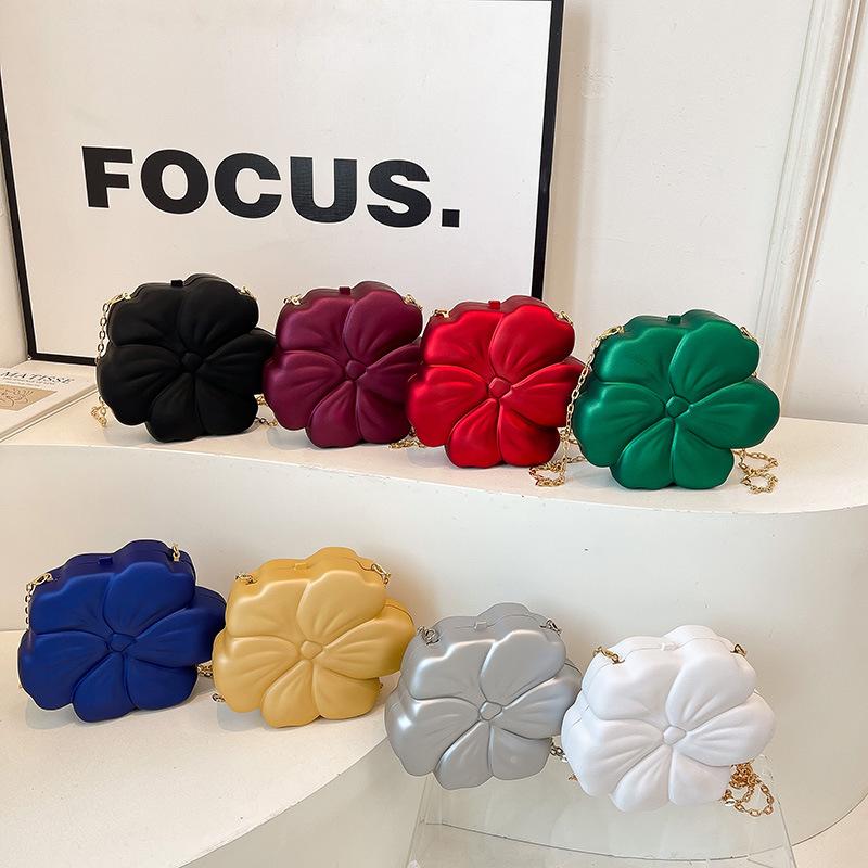 Personalized acrylic mini flower bag female 2025 new European and American sweet and cool style Spice Girl chain bag crossbody red envelope