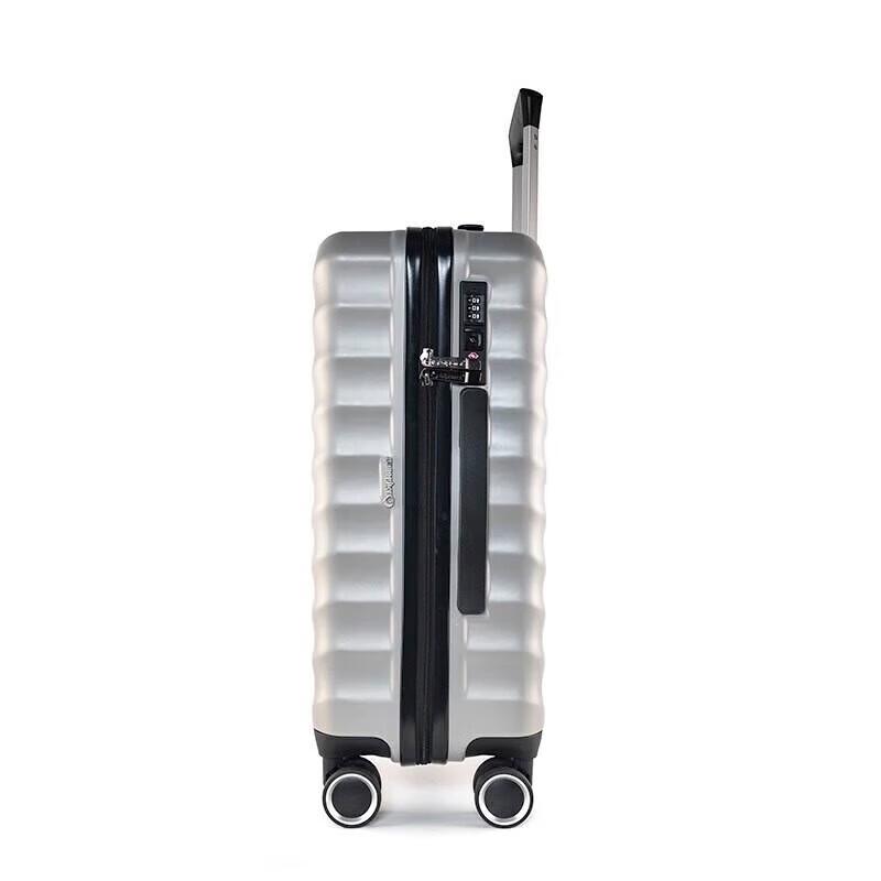 Diplomat 20-inch Carry-on Spinner Luggage