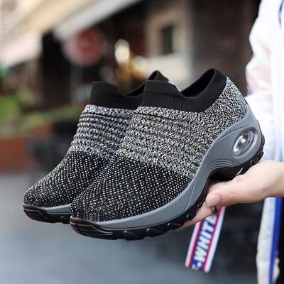 Chaussures pour femmes printemps nouveau à semelles épaisses une pédale voyage chaussures de marche confortables à semelles souples coussin d'air à bascule chaussures de mère