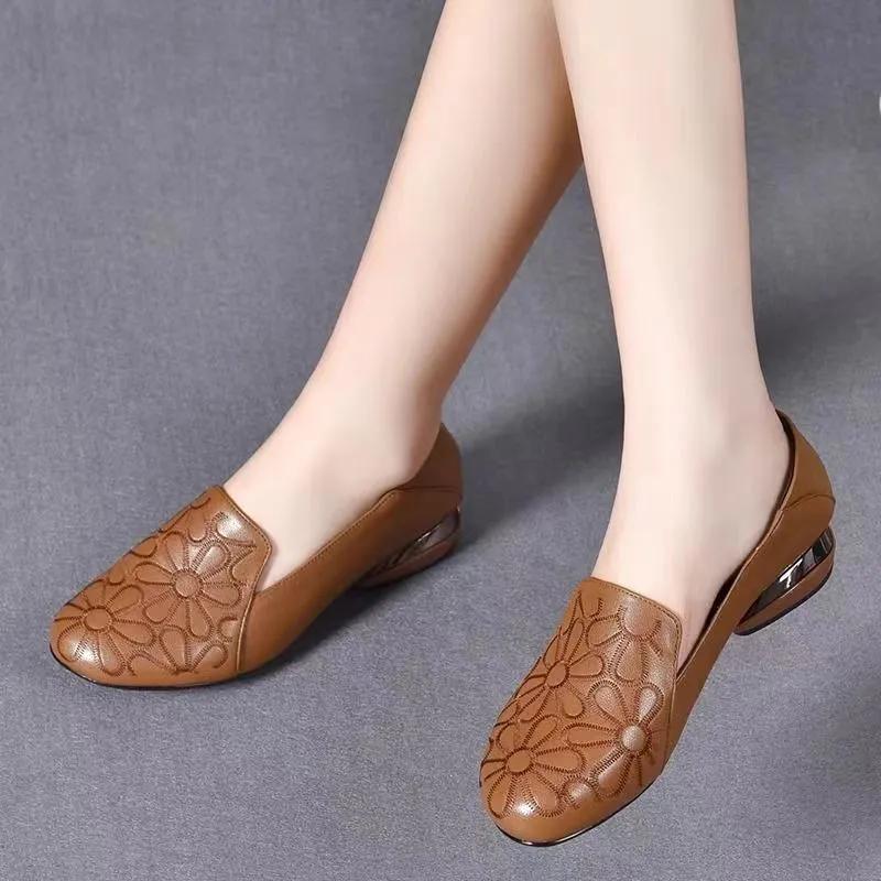 women cute round toe black light weight floral pattern spring silp on square heel shoes lady casual brown shoes ab497