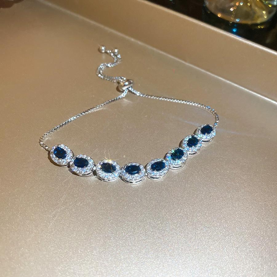 Bracciale Quadrifoglio Zircone Cuore - Gioiello Elegante e Versatile per Donna
