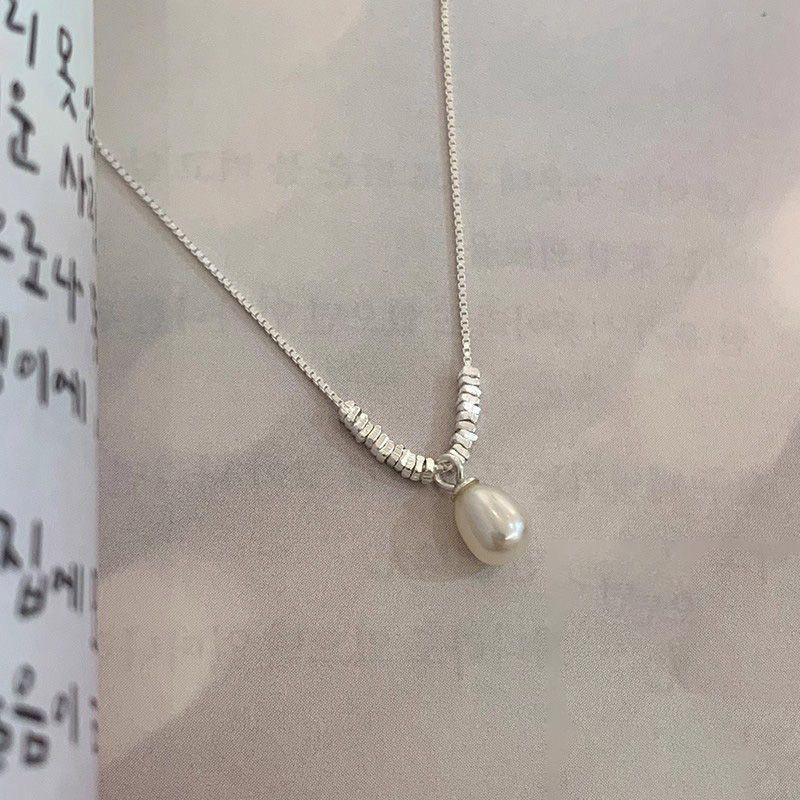 Silver Imitation Pearl Necklace: Elegant Versatile Clavicle Chain for Women
