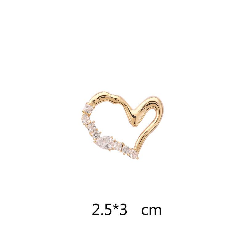 

Простая и высококачественная брошь Love Crystal Brooch Design Sense Niche, одежда с вырезом, анти-световые аксессуары, высококачественные ювелирные изделия для женщин