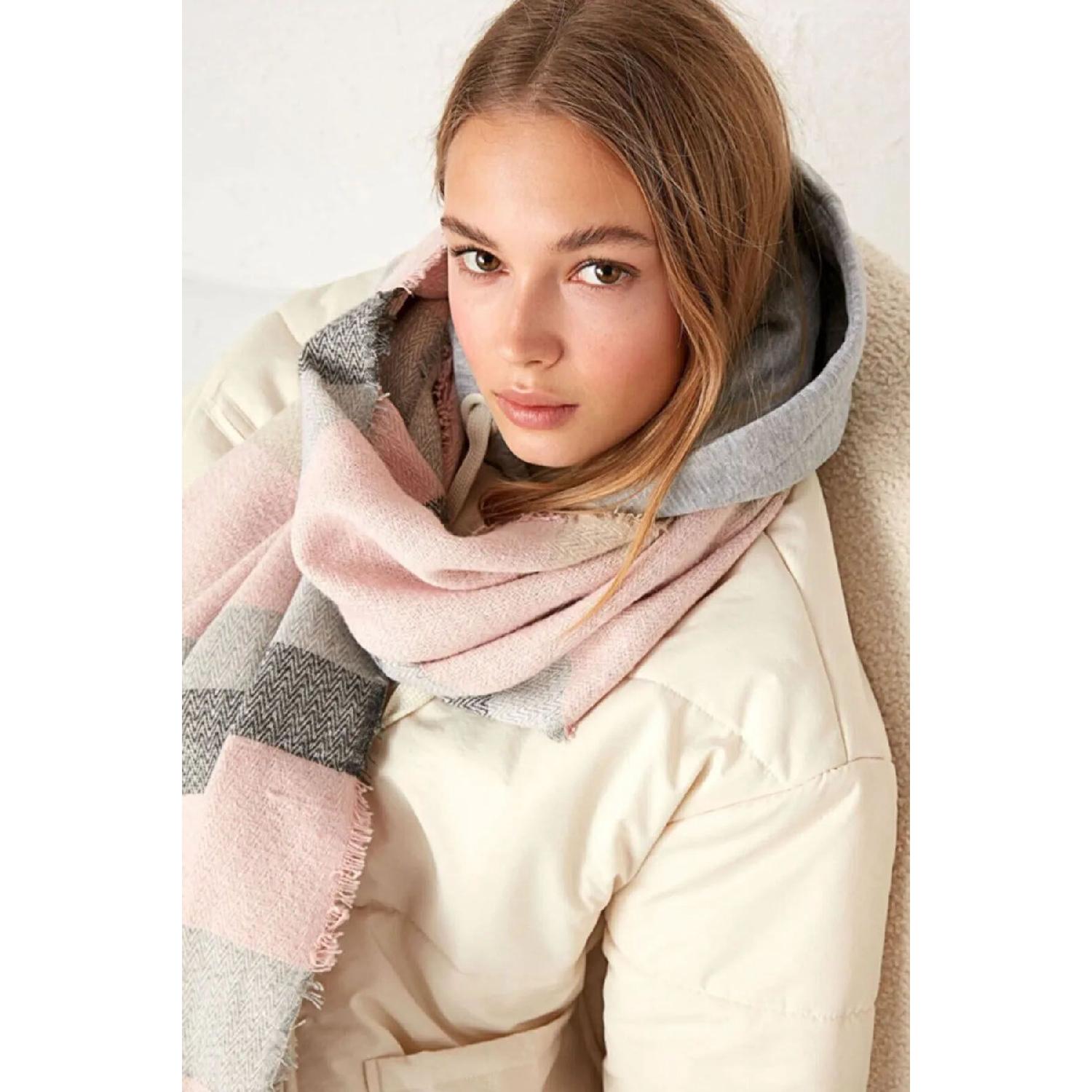 

Patterned Scarf Shoulder Shawl 69x200 Cm 1105 Pink 70 x 200 чорний