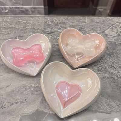 Creative Ceramic Heart Shape Soap Box Bathroom Drain Soap Dish Holder Container Household Bathroom Accessories