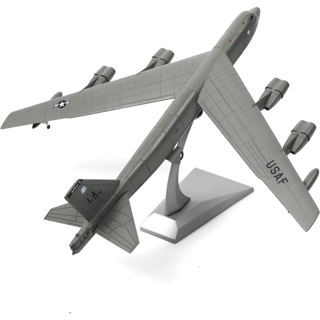 Repülőgép Modellek B-52 B-52H 1/200 Méretarányú Amerikai Hadsereg B52 Stratégiai Bombázóvadász Felnőtt Gyermek Repülőgép Játékok Kiállításhoz