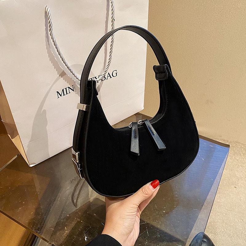 Niche design underarm bag women's high-end bag new autumn and winter retro texture matte shoulder bag