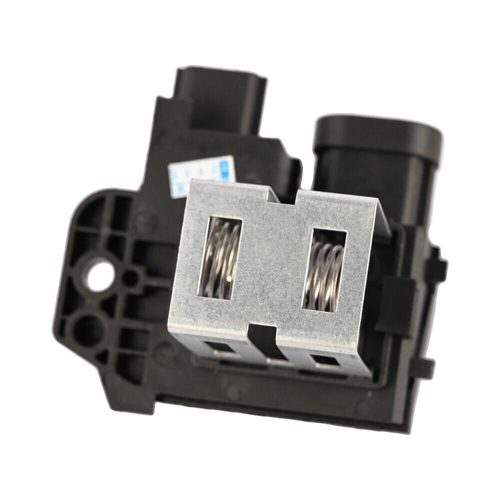 Îmbunătățiți performanța de răcire a vehiculului dumneavoastră cu acest releu de ventilator de răcire conceput pentru Nissan Kicks Versa Sentra 2020 2023