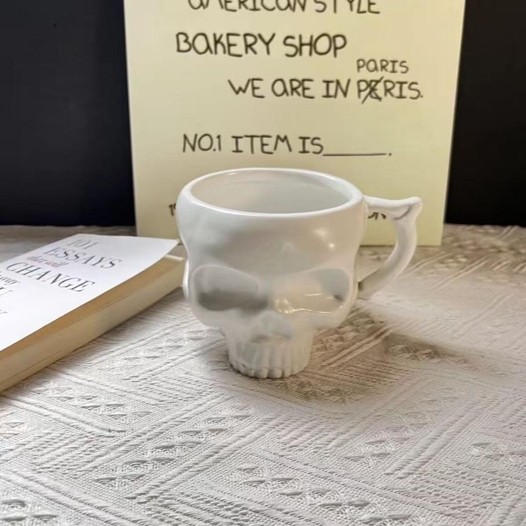 3D Sculpted Skull Ceramic Coffee Mug With Handle Gothic Sculpted Cup for Halloween Party Decor & Unique Gift