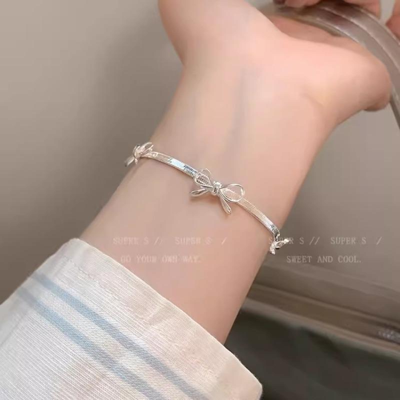 Minimalist style silver bow snake bone bracelet women's light luxury niche high-end temperament jewelry student girlfriend accessories
