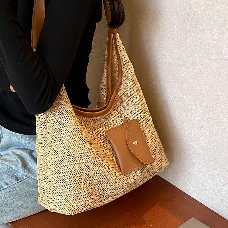 Large Capacity Rainbow Straw Woven Tote Bag - Stylish Shoulder Commuter Bag with Lazy Chic Versatility