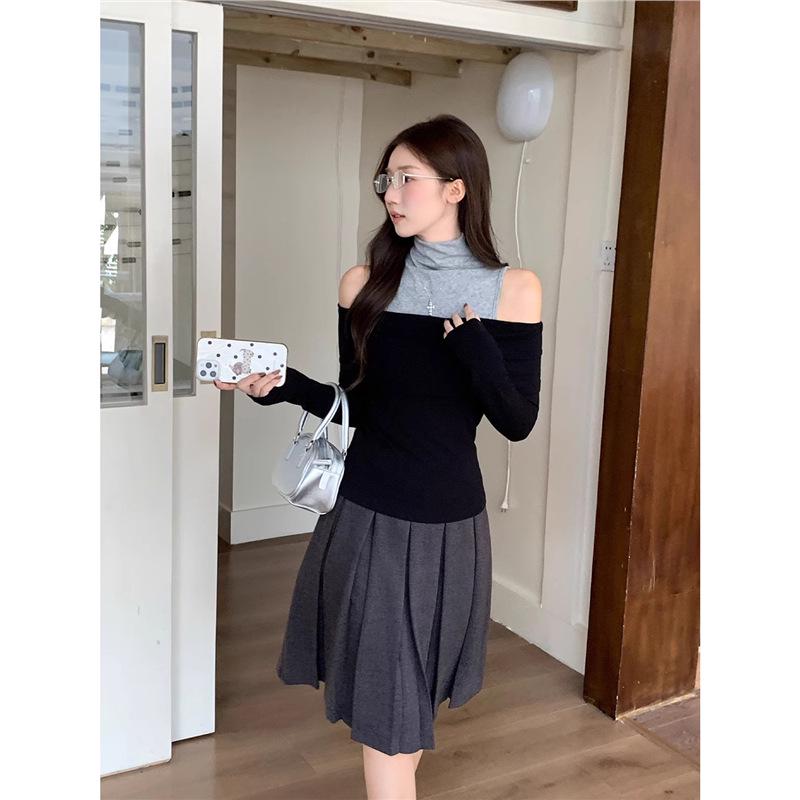 2025 Autumn Women's High Neck Off-the-Shoulder Long Sleeve Color Block Cropped Top, Slim Fit, Spicy Style