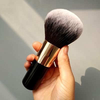 1 st Grote Make-up Kwast - Zacht, Pluizig en Zacht Foundation Poeder Gezichtsbloes Kwast voor Normale Huid - Ideaal voor Dagelijkse Make-up en Feestgebruik