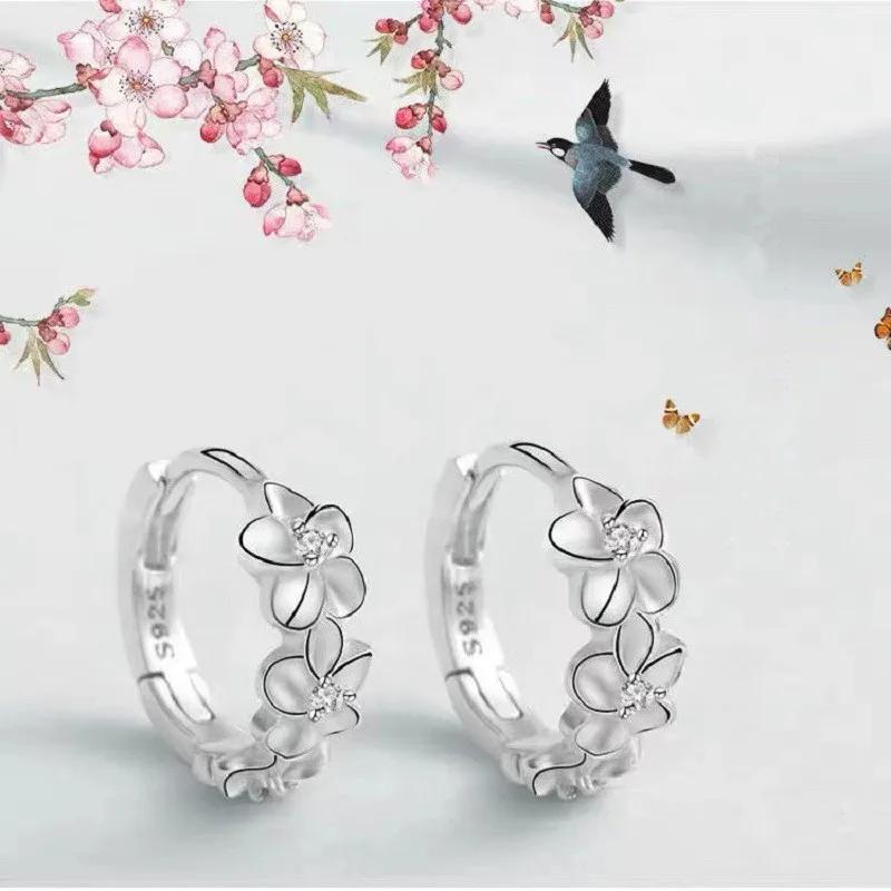 Classic Fashion Crystal Zircon Flower Type Three Five-leaf Hoop Earrings for Women High Quality Bride Jewelry Accessories Gift