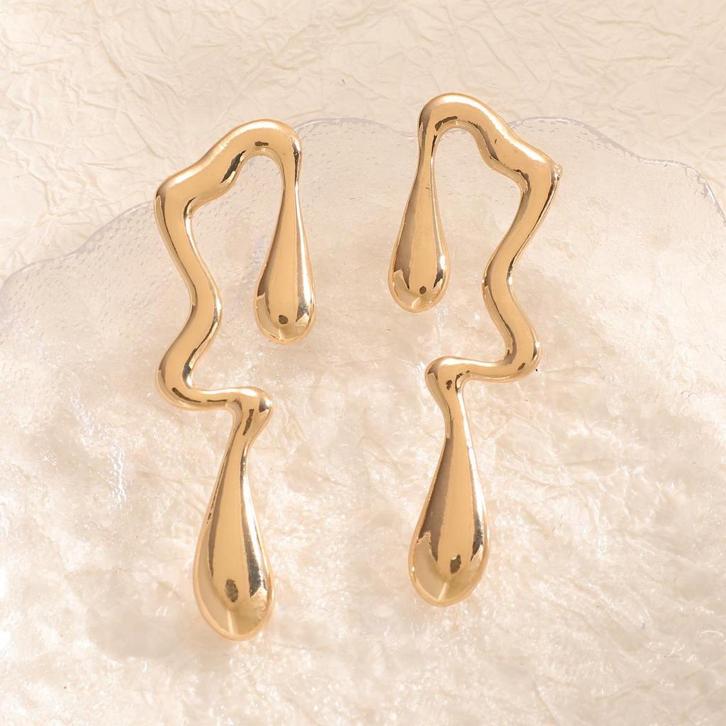 Chic Irregular Water Drop Stud Earrings: Unique Design for Women’s Fashion