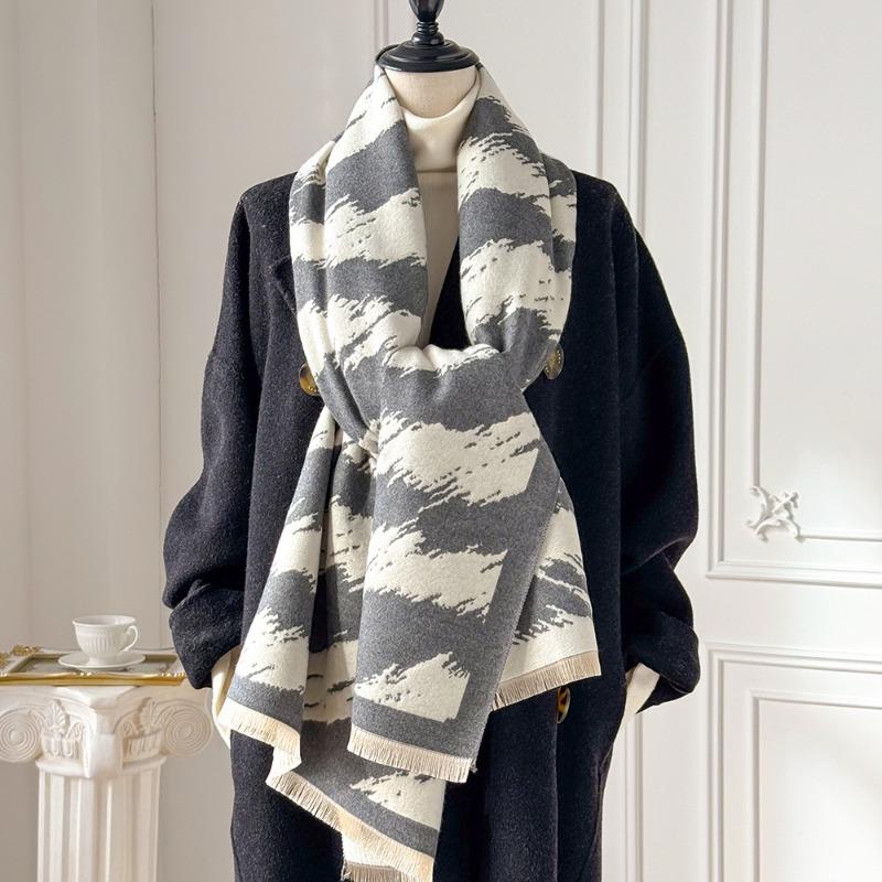 

Black and white striped shawl, double-sided imitation cashmere scarf, elegant temperament cloak, thickened thermal air-conditioning room blanket 185*65cm