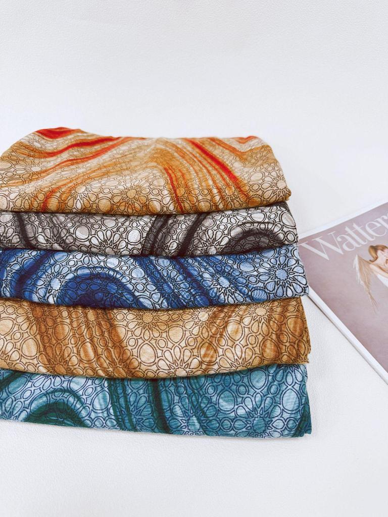 Sciarpa da Donna di Alta Gamma in Cotone e Lino con Pittura a Inchiostro, Perfetta per Primavera, Autunno e Inverno; Elegante, Caldo e Adatto all'Aria Condizionata.