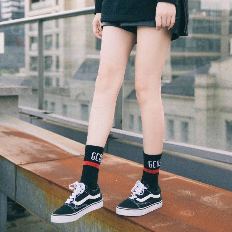 Japanese Harajuku Street Style Mid-Calf Striped Socks - Unisex Trendy College Skateboard Fashion