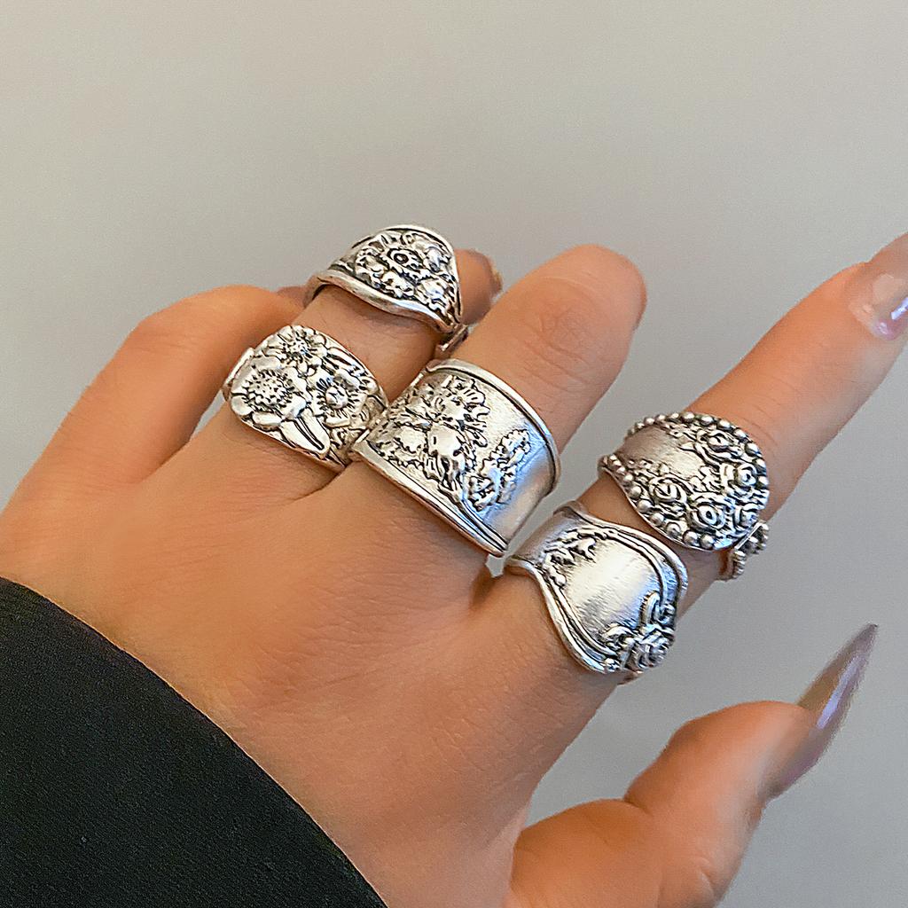 Ingemark 8Pcs Vintage Silver Color Adjustable Open Rings for Women Goth Carved Flower Metal Rings Engagement Wed Jewelry Gift