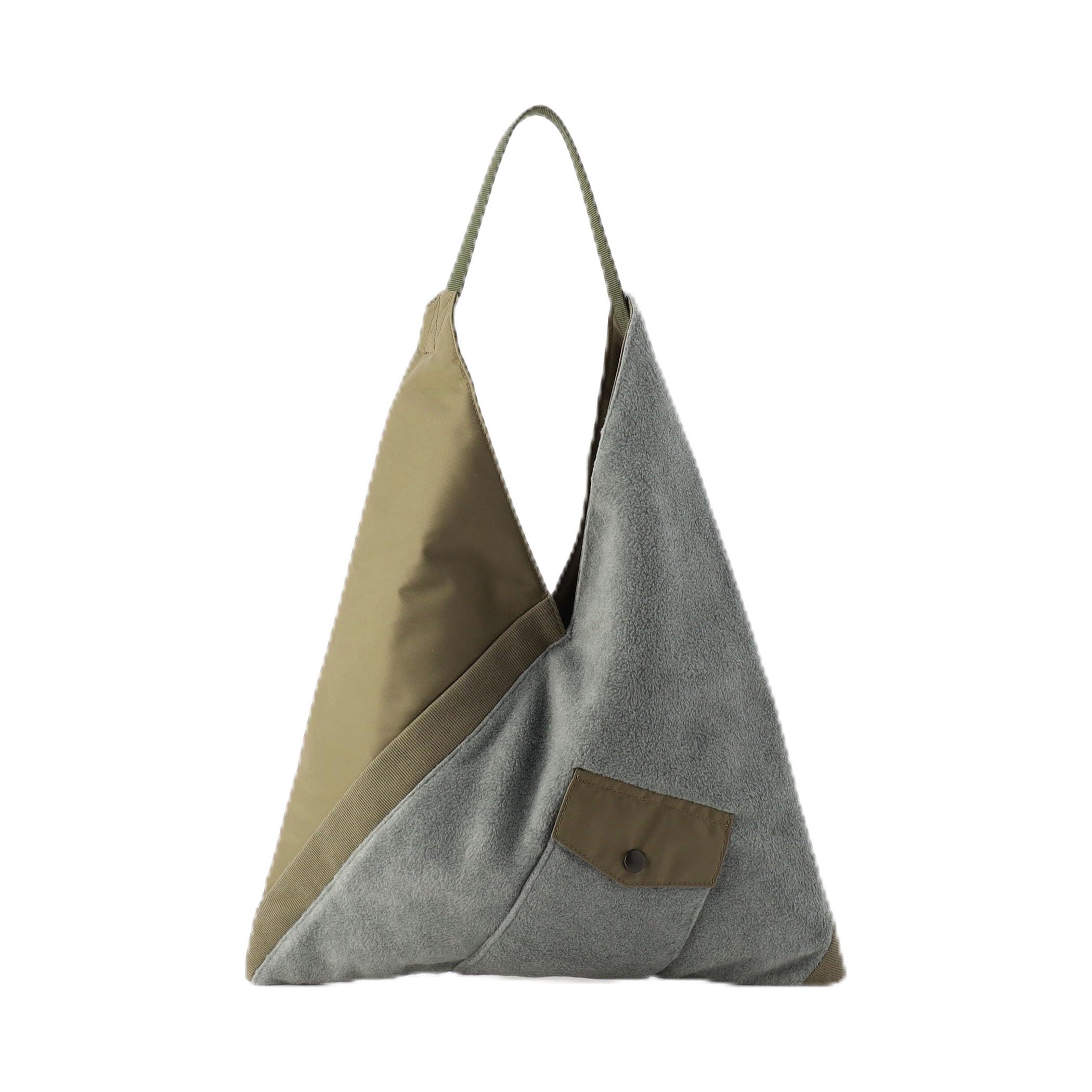 

[Briefing] TILT TRIANGLE TOTE MF