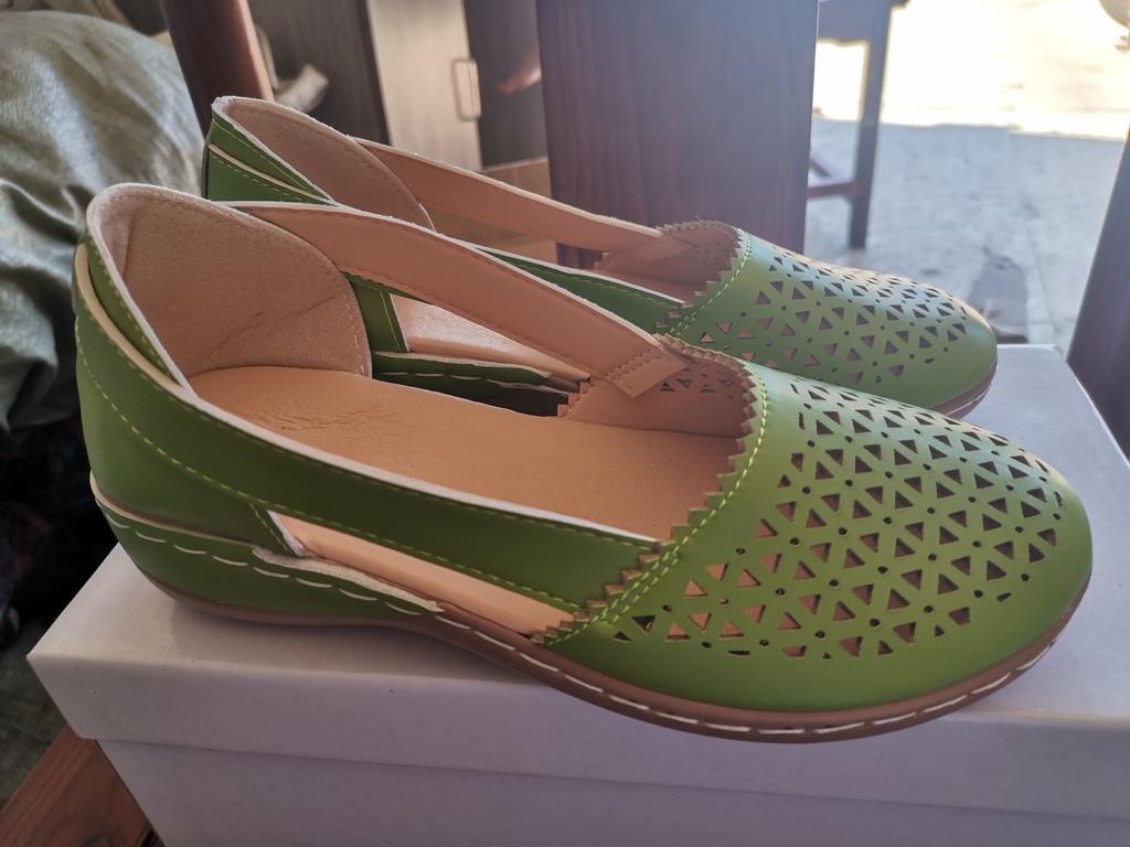 Wunsch Außenhandel neue Tasche Fersenloch Schuhe 2025 Frühling und Sommer europäisch und amerikanisch runde Zehe Keilabsatz große Größe flache Damen Sandalen