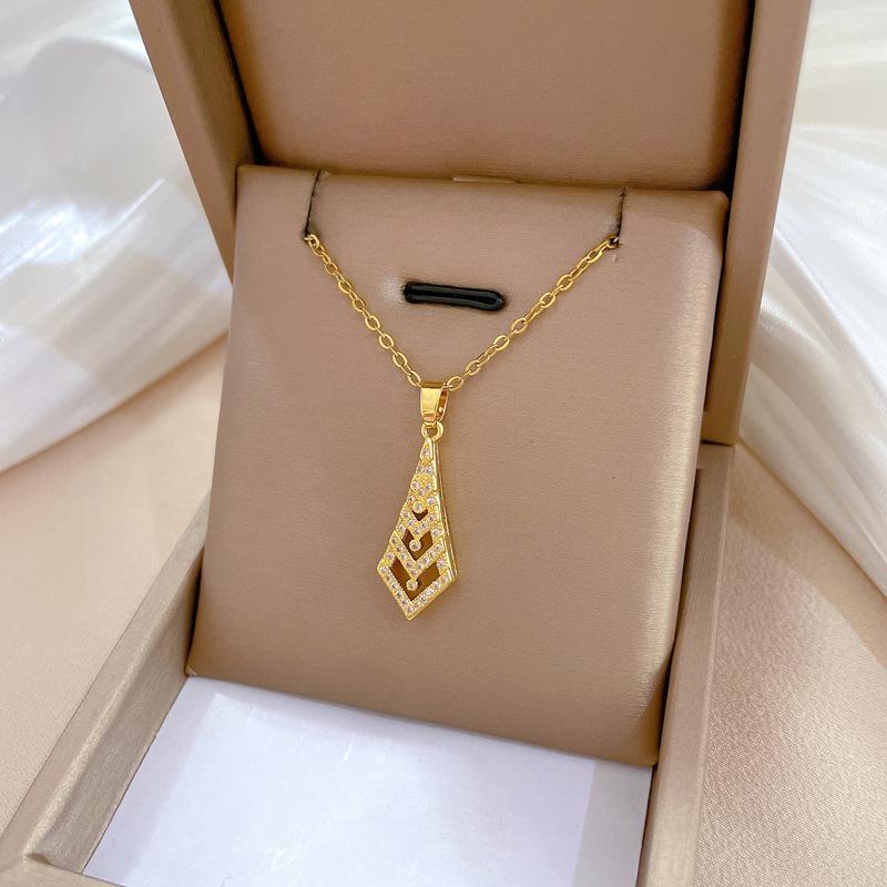 Titanium Steel Layers Of Arrows, Empty Flowers, Luxury Temperament Full Of Zirconium Necklaces, Women S Fashion Trend Collarbone Chain Factory