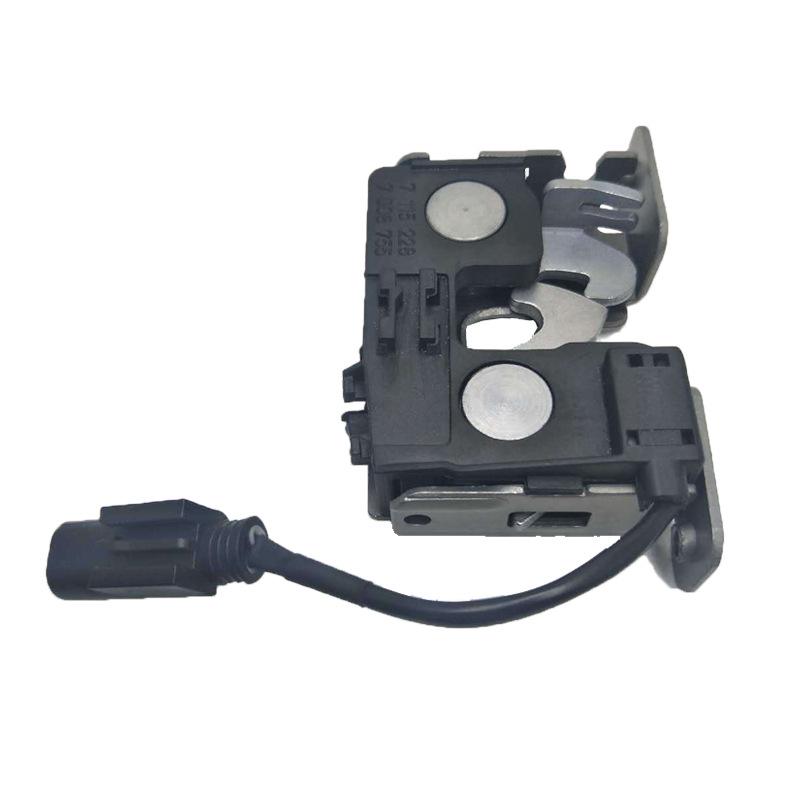 BMW E60/E61/E87/E90 Zamek maski Zaczep Osłona przeciwpyłowa 51237115229