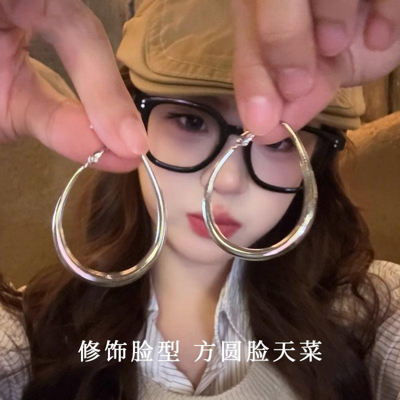 Water Droplet Plain Ring Earrings for Female Niche, Minimalist and Cool Style, Large Ear Rings, High-end Hong Kong Style Ear Accessories