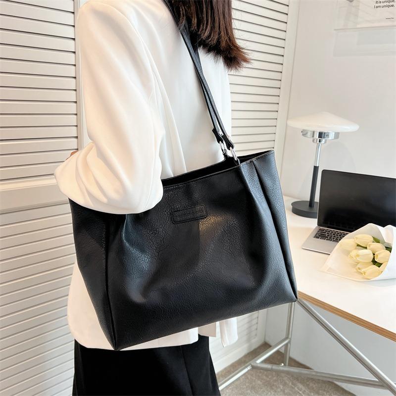 Casual large-capacity bag women's summer new fashion versatile shoulder bag class commuter tote bag