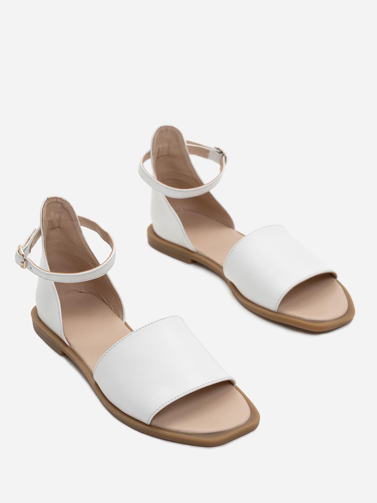 Sandali bassi realizzati in vera pelle ISSA Plus 37 nero