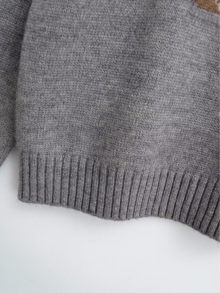 2024 Women's Winter Knitted Sweater - European & American Style, Round Neck with Bear Bow Brooch