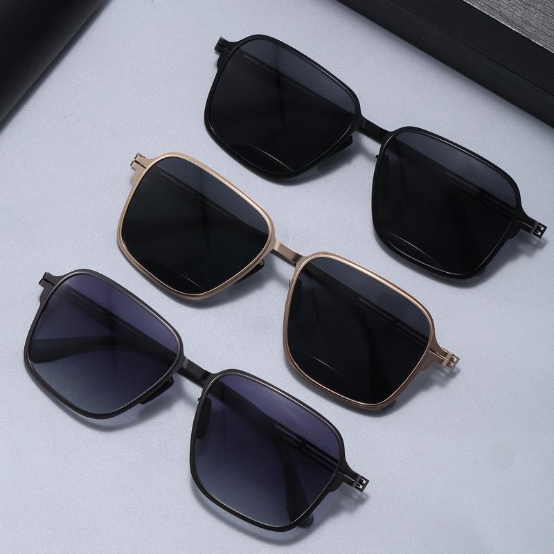 Men's Lightweight Polarized Metal Sunglasses - UV Protection, Black Outdoor Design