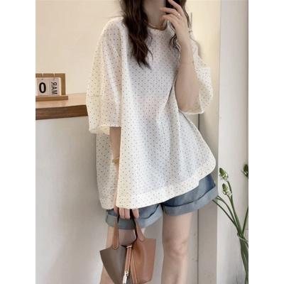 Letni damski T-shirt w kropki z krótkim rękawem Prosty i wygodny casualowy top koreański wszechstronny damski sweter