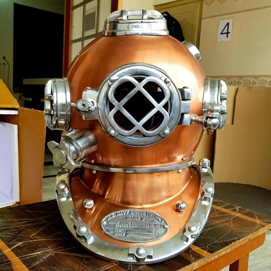 45.72 Cm Copper Plated Diving Helmet Boston Scuba Divers Helmet US Navy Mark V Badge Helmet Gift
