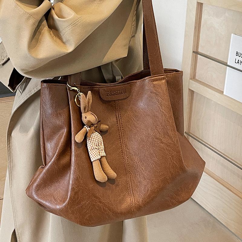 High End Large Capacity Bag for Women New Trendy Commuter One Shoulder Tote Bag for Women College Students Class Bag