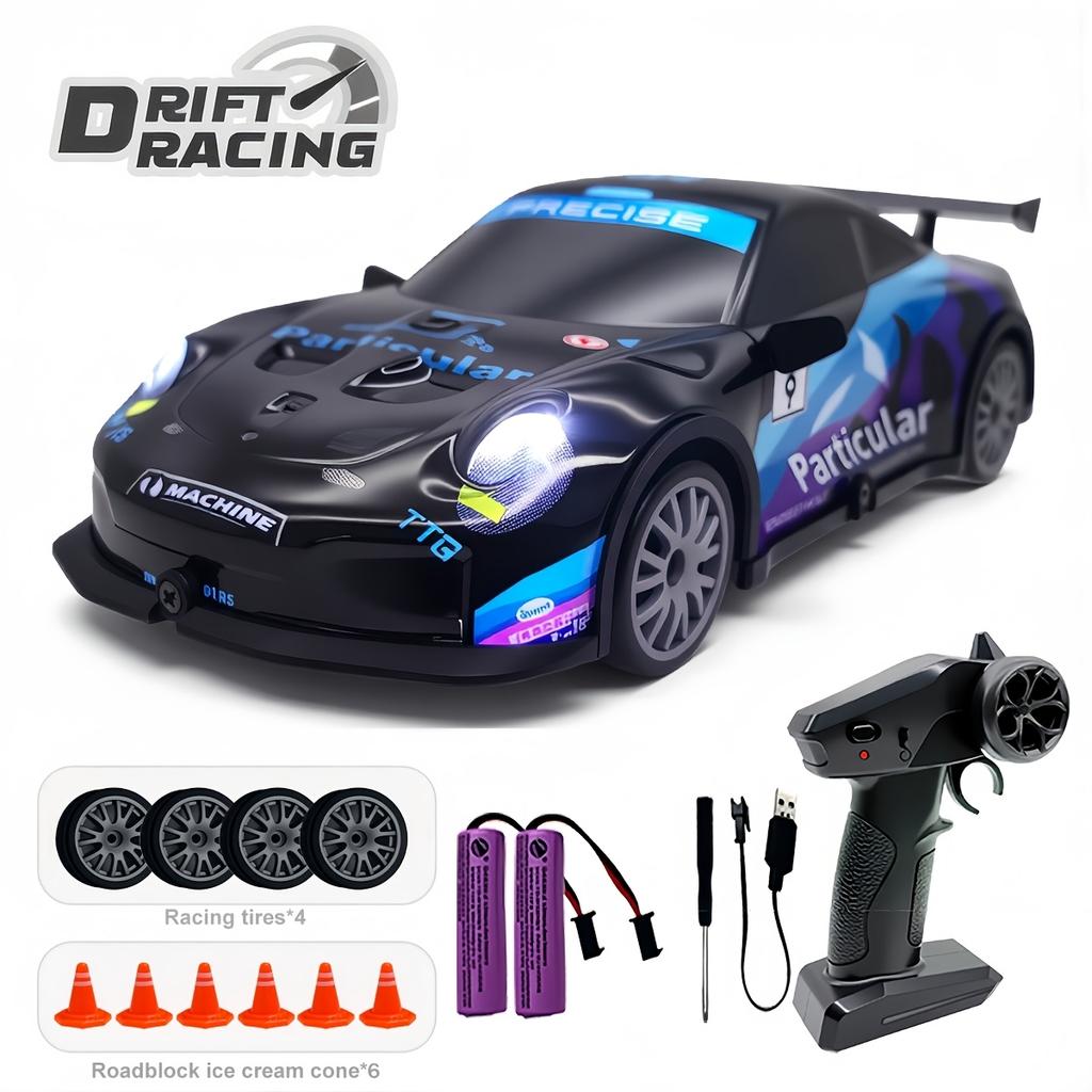 1:24 Scale RC Drift Car 4WD 2.4GHZ 28km/h HighSpeed Alloy Metal Racing Car With Drift Tires Barricades And LEDLights Gift For Boys