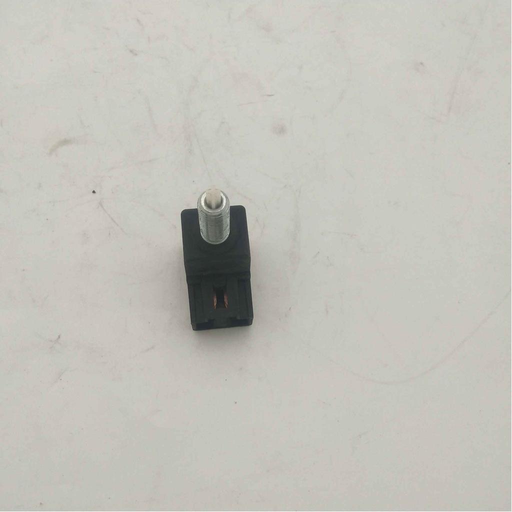 Brake light switch For CHANGAN CS35 OE 3504110-W02