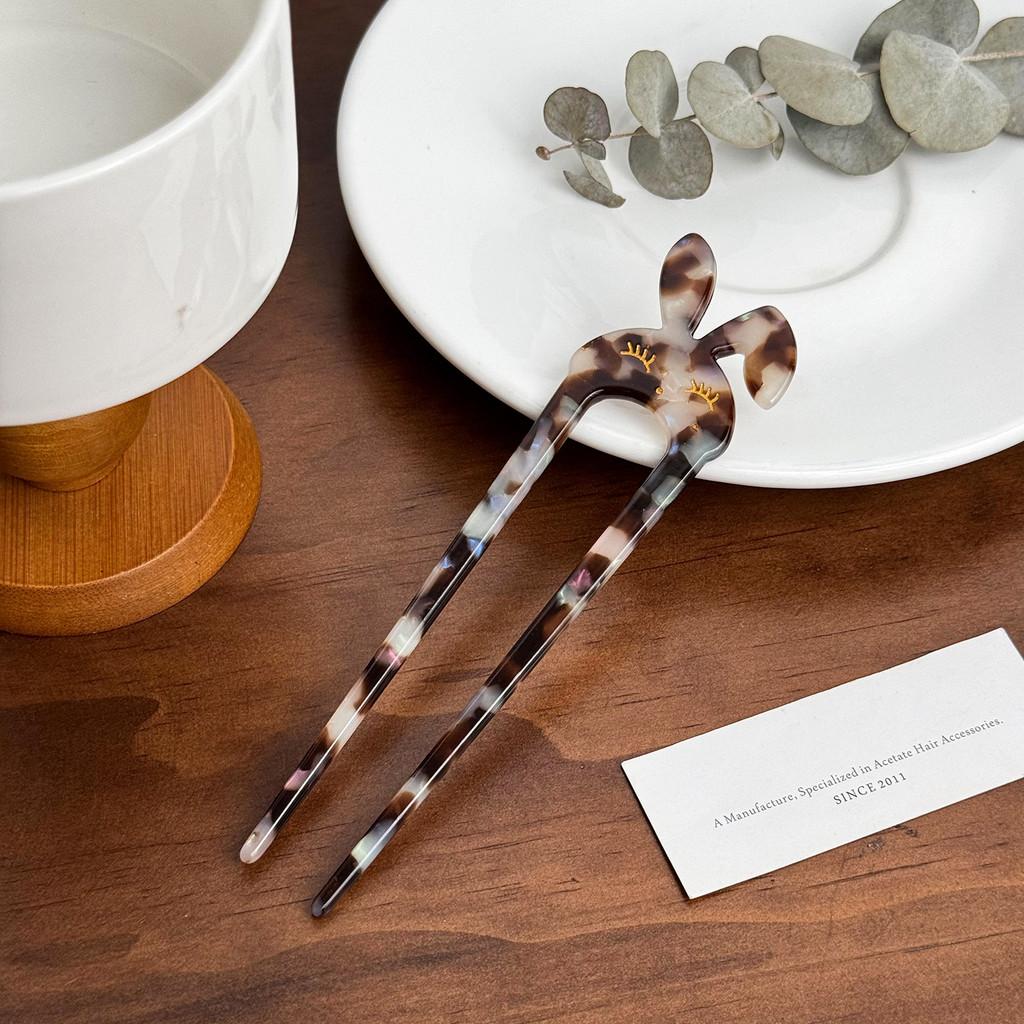 Elegant fjärilshårnål gjord av acetat med pärlinläggning Snygg U-formad hårpinne