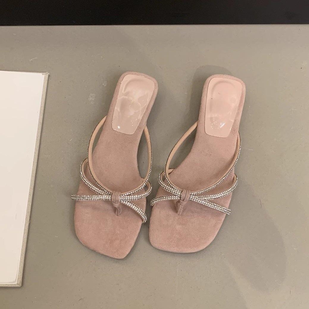 

Square head rhinestone slippers women s summer wear 2025 new French fairy style one-word drag thick heel toe beautiful sandals 35