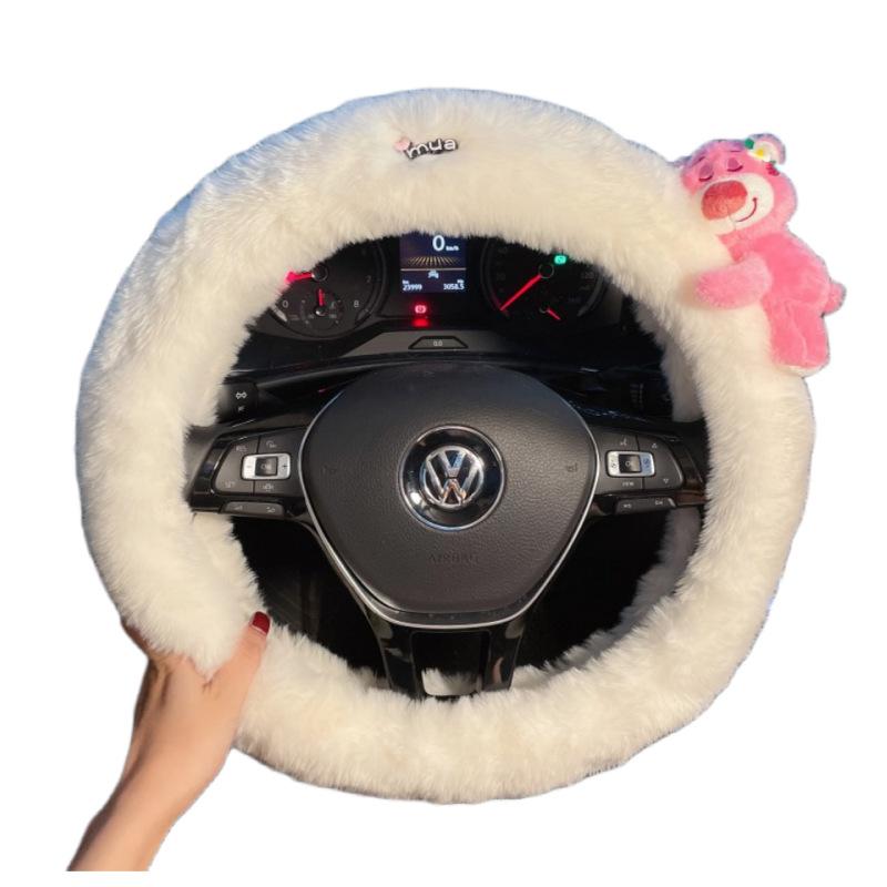 Strawberry Bear Winter Steering Wheel Cover Cute Cartoon Lotso Bear Women's Warm Plush Car Steering Wheel Protection Car Decor