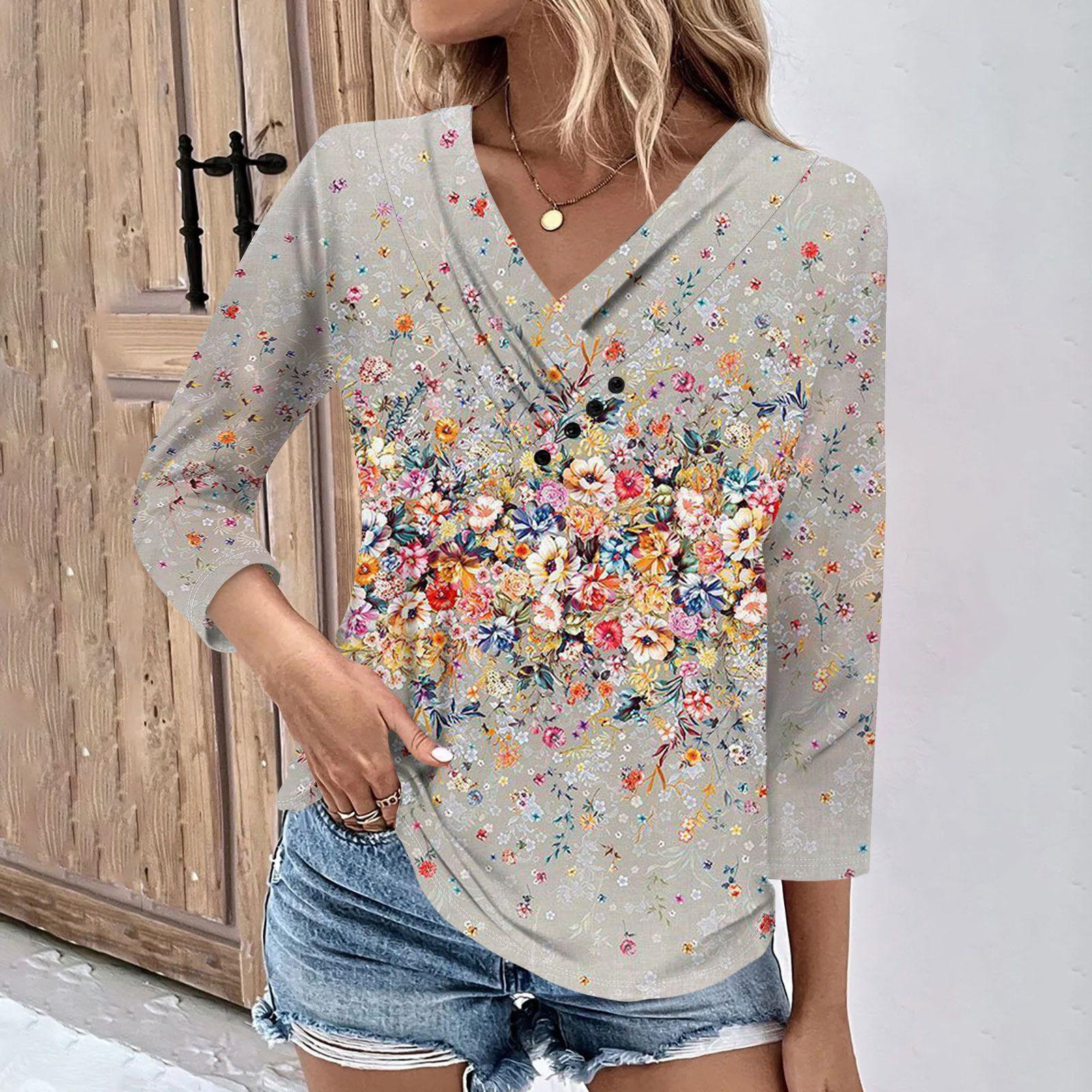 Женские повседневные футболки с рукавом 3/4 для выходных с V-образным вырезом и принтом — фото 9