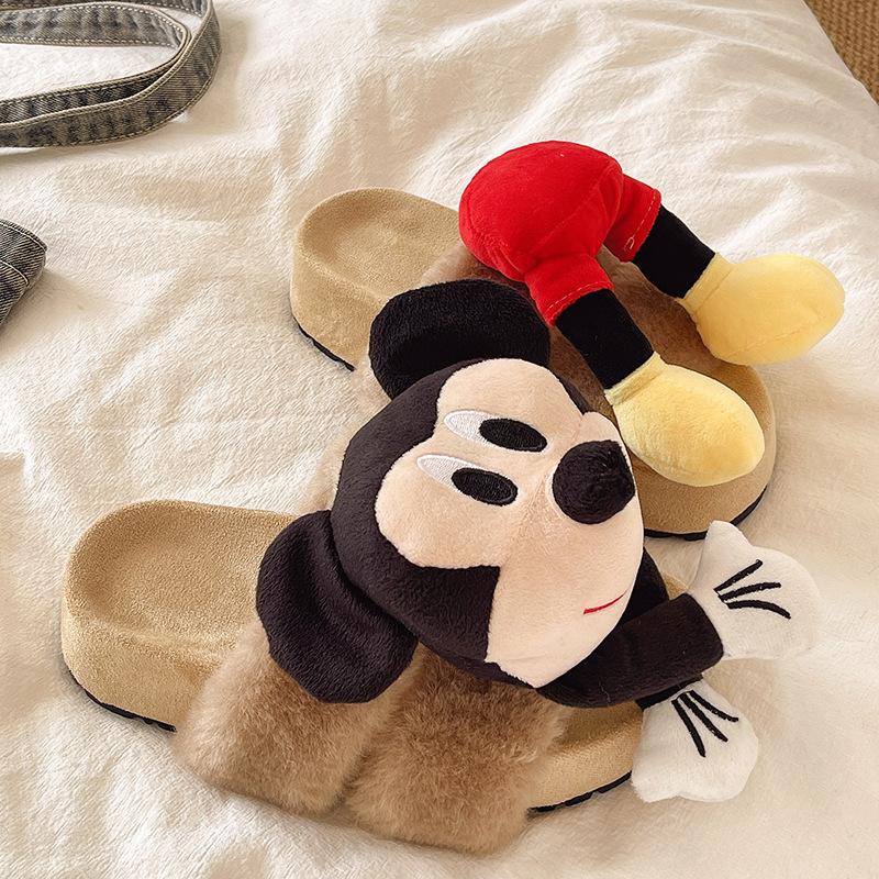 Jednowyrazowe trójwymiarowe Mickey puszyste kapcie na grubej podeszwie jesienno-zimowe modne kreskówkowe do noszenia na zewnątrz ciepłe bawełniane kapcie na pół stopki dla dziewczynek