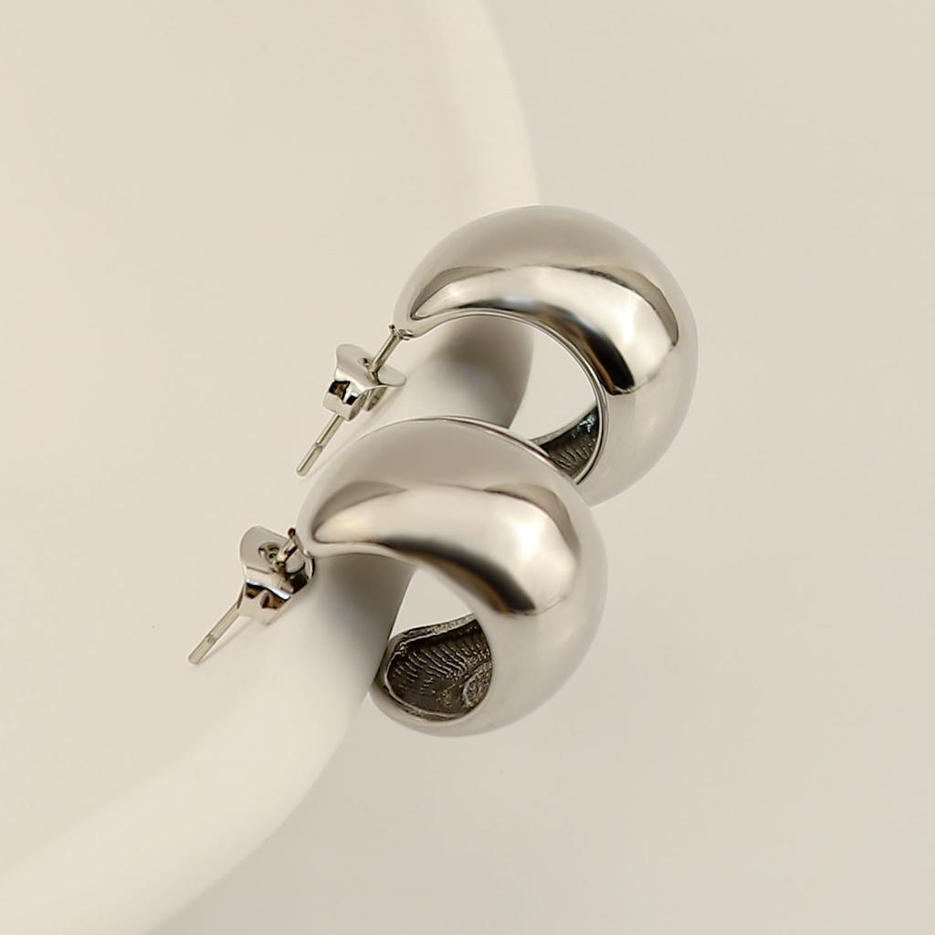 Mode Retro Kugelförmige Edelstahl Ohrringe C-Typ Hohl Titanstahl Wind Ohrringe