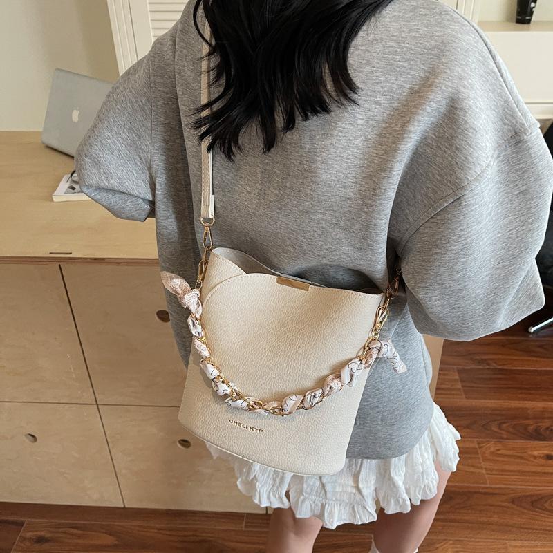 Shoulder Bag Casual Bag Women's Summer New Portable Bucket Bag Casual Fashion Versatile Messenger Bag