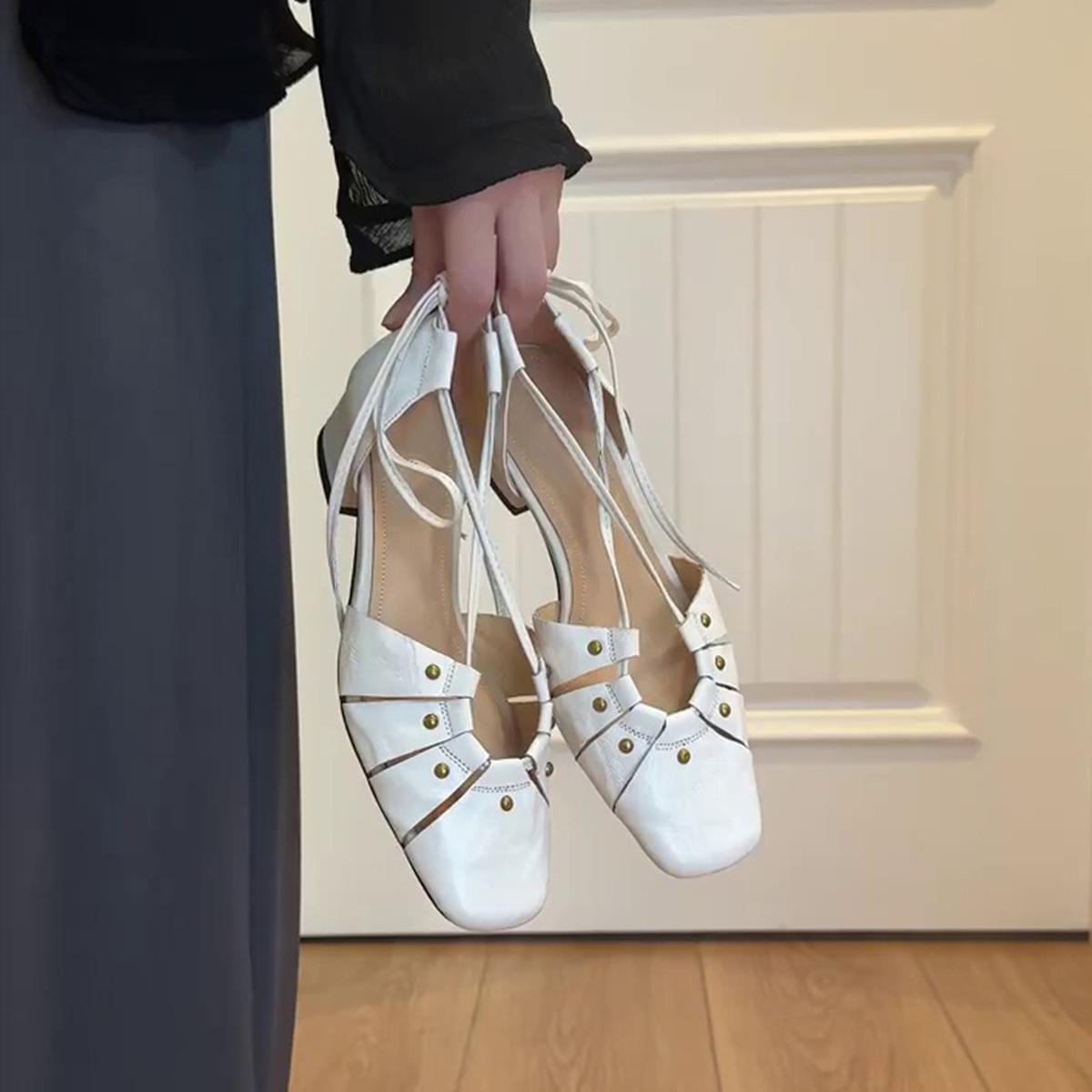 

Sheepskin version~ Temperament gentle straps Baotou sandals women s summer wear empty and versatile medium heel square head Roman shoes 40