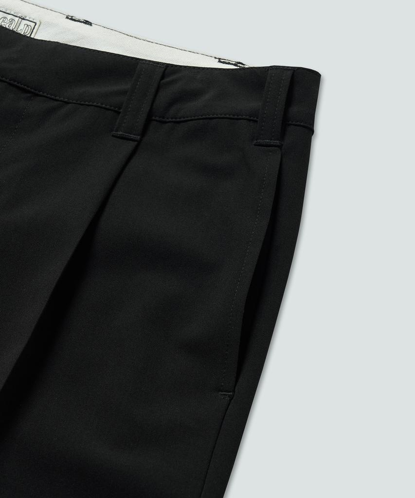 Pilpeu One-Tuck Slacks (Black)