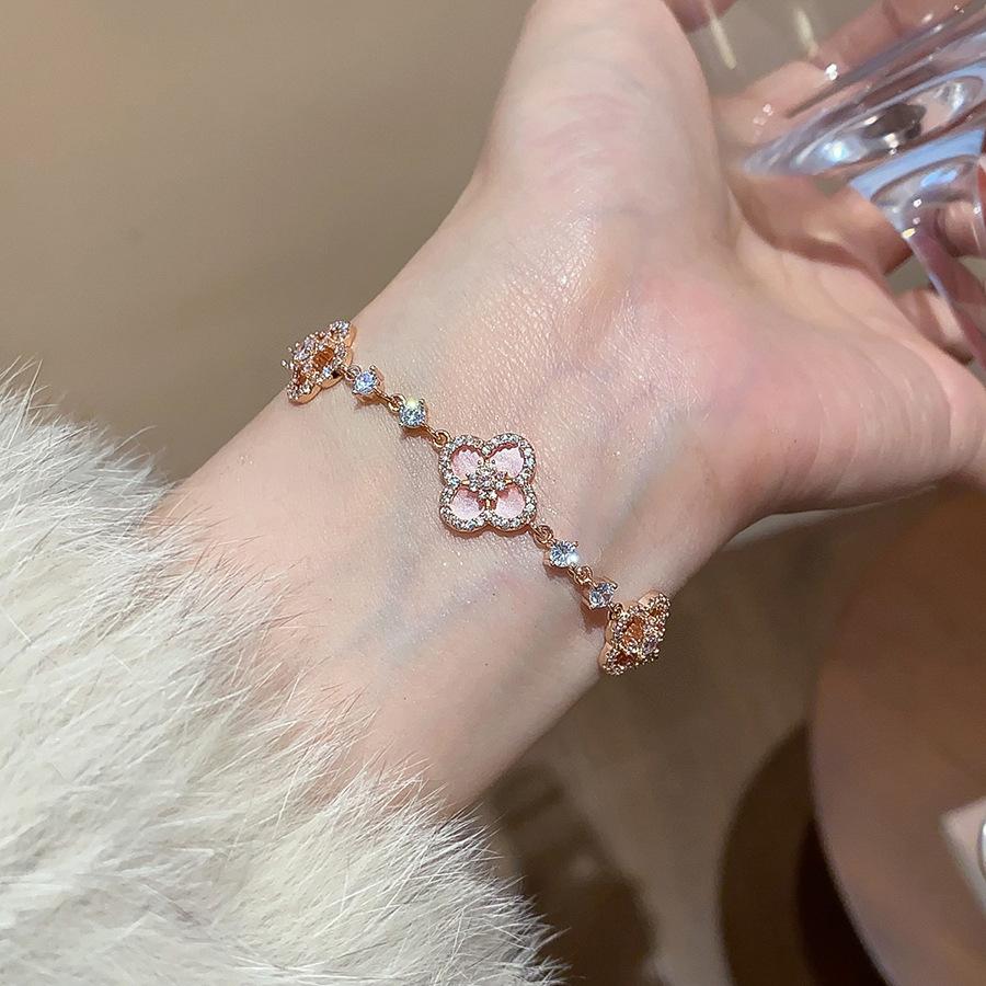 Zircon Flower Simple Niche Bracelet Light Luxury High Sense Fashion Versatile Bracelet Temperament Personalized Jewelry Women