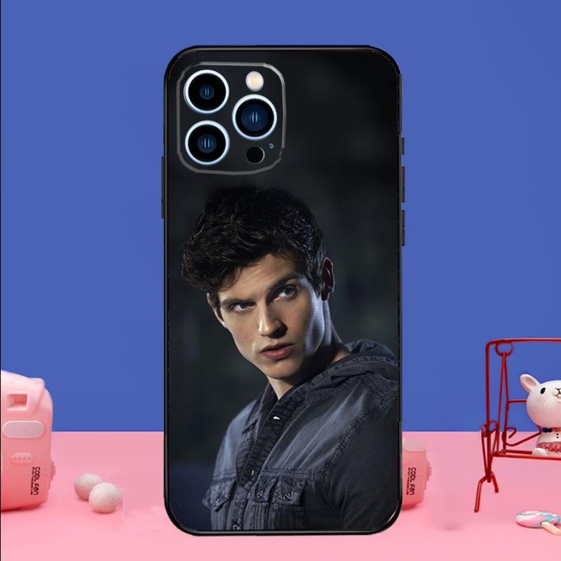Teen Wolf Phone Case For iPhone 17 16 15 13 11 12 14 Pro Max Mini 15 16 Plus 16e 17 Air Bumper Cover