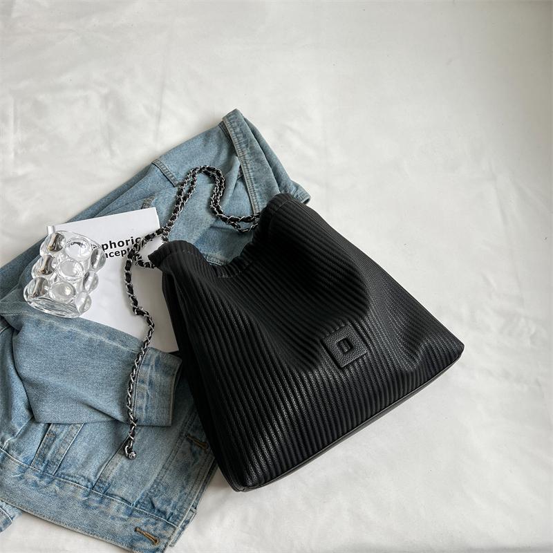 Fold Shoulder Bags for Women 2024 Winter New In Vintage Chain Large Capacity Leather Handbags Travel Totes Bag